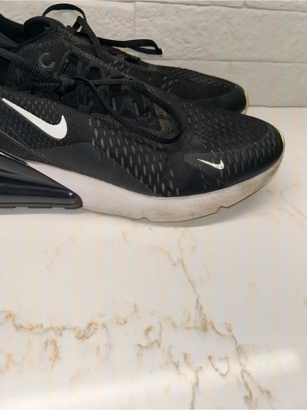 Nike Air Max 270 Mens Size 11.5 Black White Athletic Running Shoes Sneakers